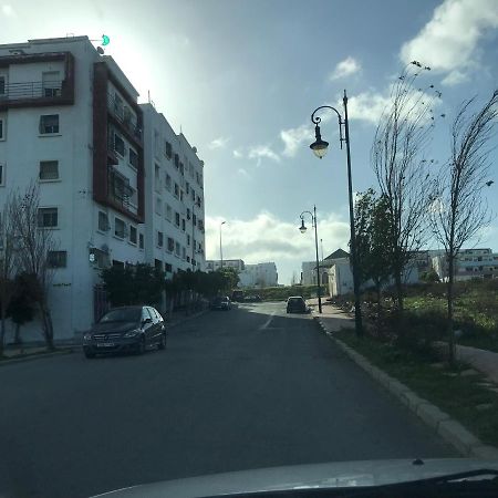 Appartement Familial Proche Aeroport Bab Andalous Tanger Екстериор снимка
